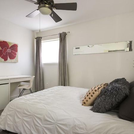 Travis Heights Modern I Villa Остин Екстериор снимка