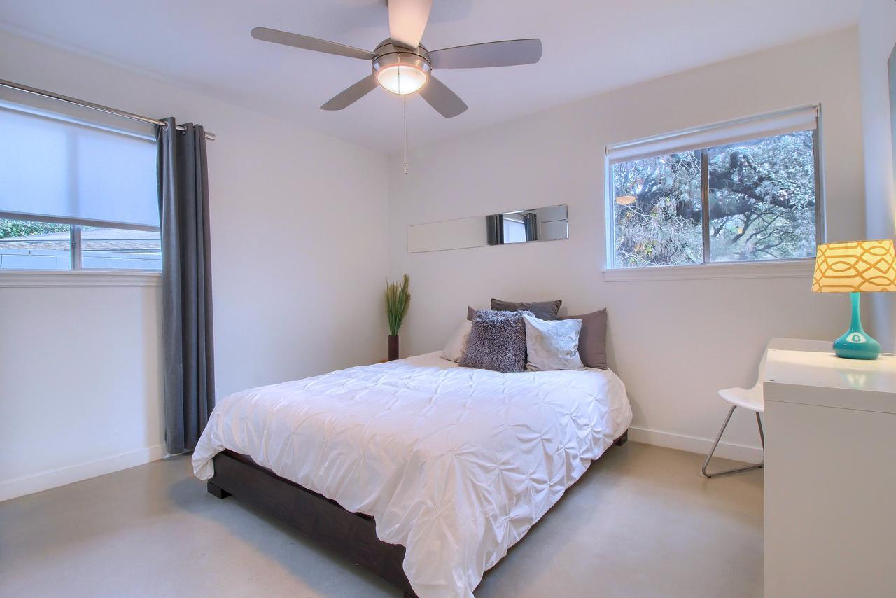 Travis Heights Modern I Villa Остин Екстериор снимка