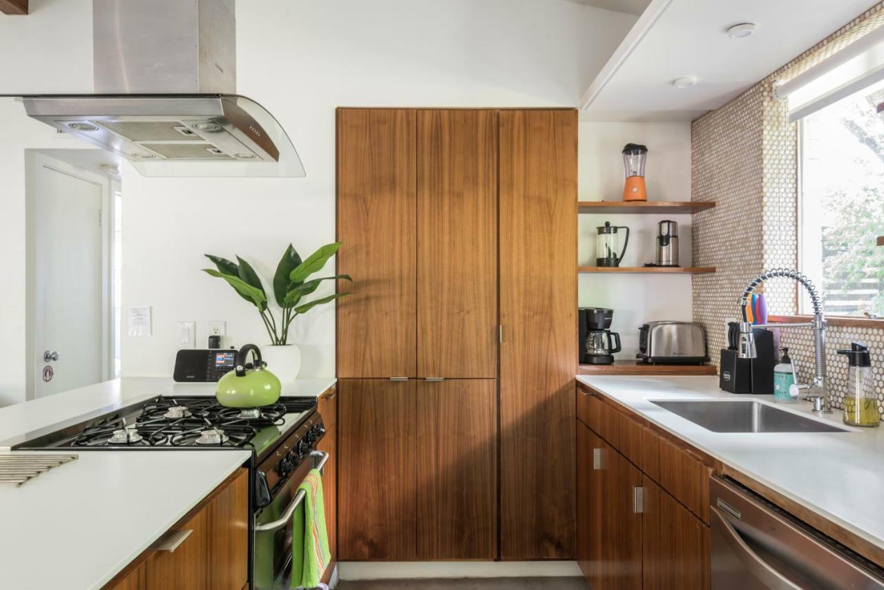 Travis Heights Modern I Villa Остин Екстериор снимка