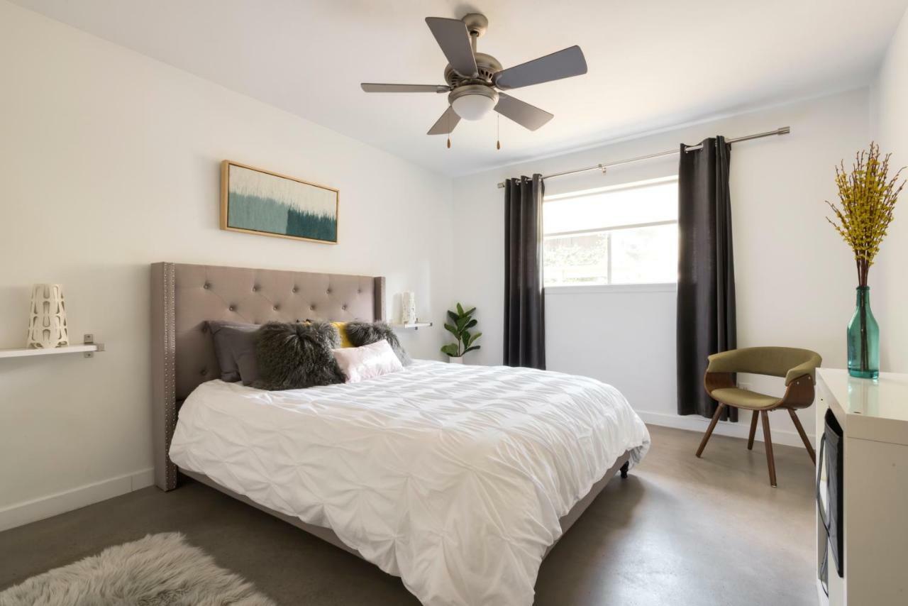 Travis Heights Modern I Villa Остин Екстериор снимка